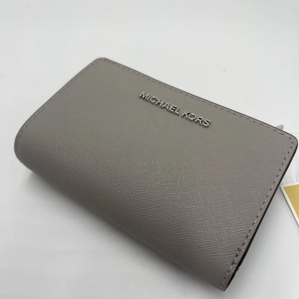 MICHAEL KORS Medium Saffiano Leather Bifold Zip CN Wallet Pearl Grey  NWT